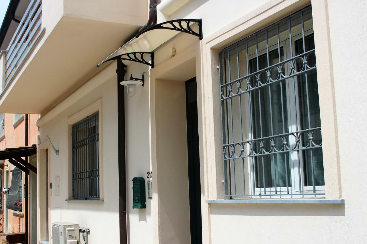 Casa Lu' Villa Viareggio Buitenkant foto